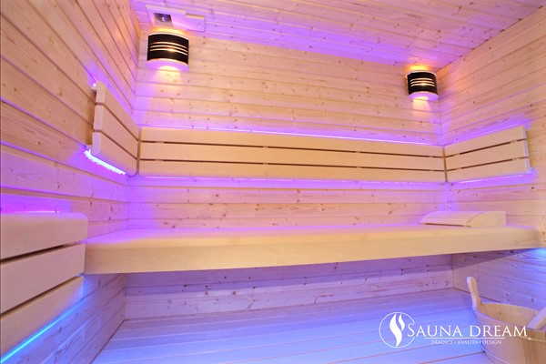 RGB podsvícení saunových lavic 600x400