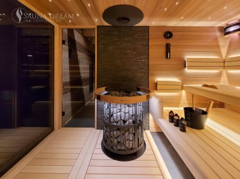 Domaci-sauna-z-cedru-a-svetle-abachi